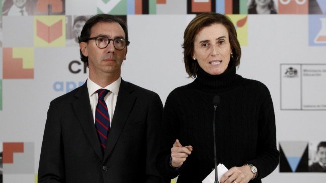 Ministra de Educación se reunirá este miércoles con el Colegio de Profesores