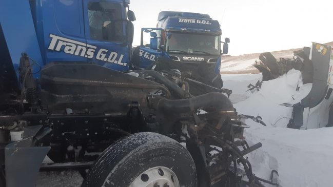 Triple colisión de camiones en las cercanías del Paso de Jama dejó tres lesionados