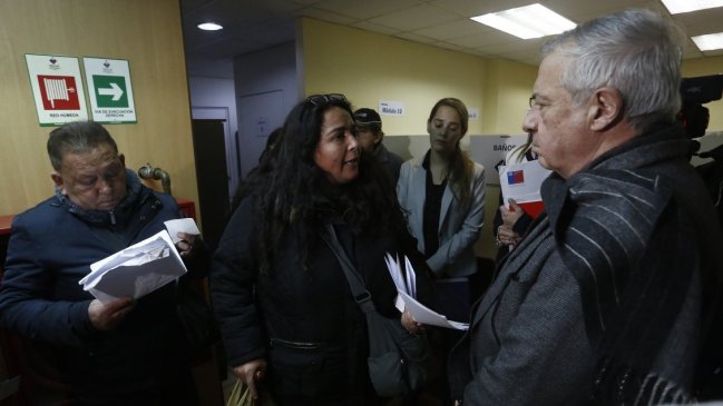 Usuarios interpelaron al ministro Mañalich en el Compin Metropolitano