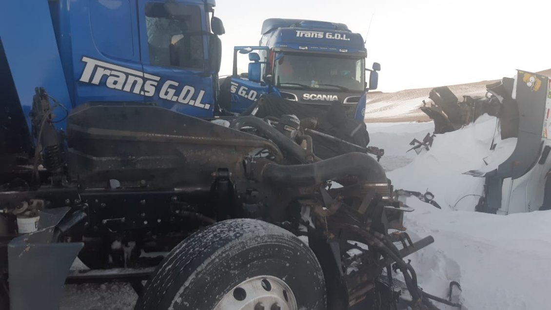 Triple colisión de camiones en las cercanías del Paso de Jama dejó tres lesionados