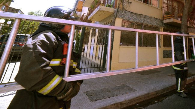 Fuga de gas provocó explosión en edificio de La Pintana
