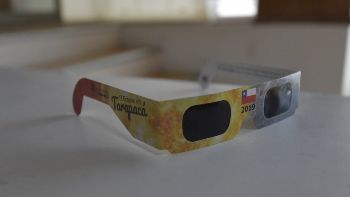 Entregarán tres mil lentes gratuitos para ver el eclipse de sol en Tarapacá