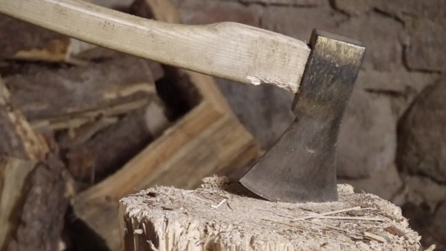 Murió hombre que recibió tres hachazos por la espalda en Lota