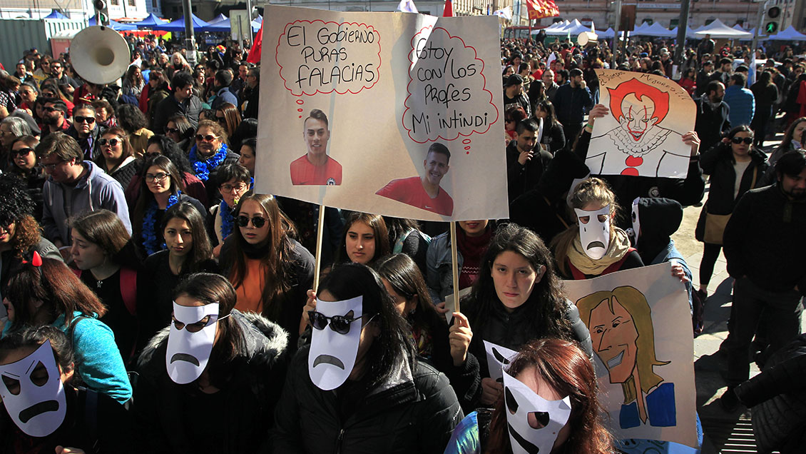 Profesores al cumplir un mes de movilización: El paro se baja cuando haya soluciones