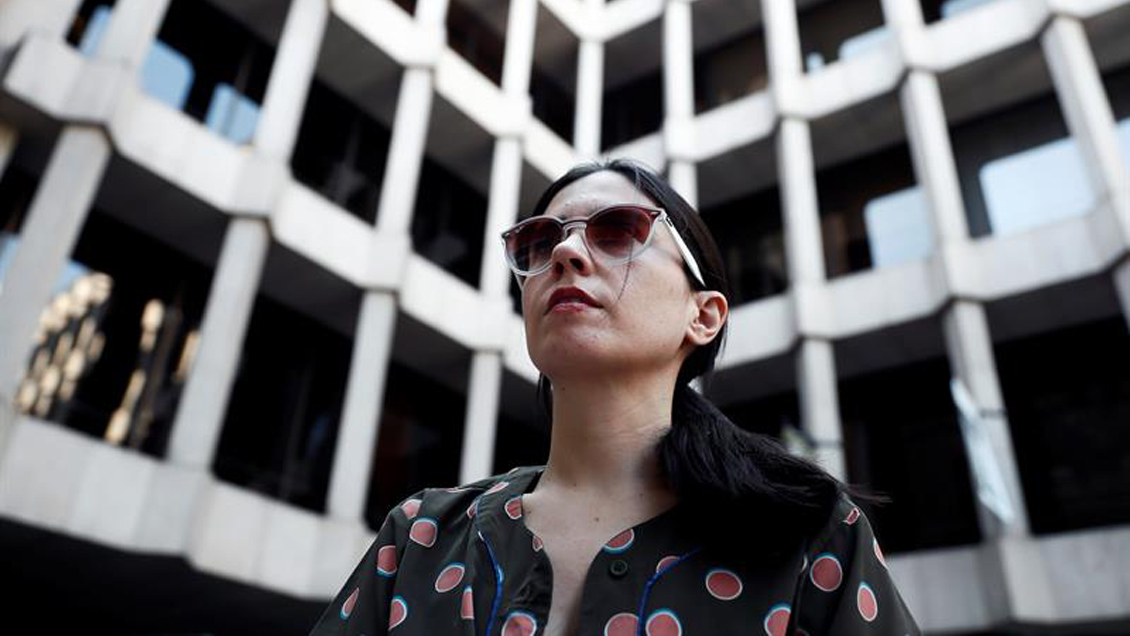 Javiera Mena busca reivindicar la normalidad de la palabra 