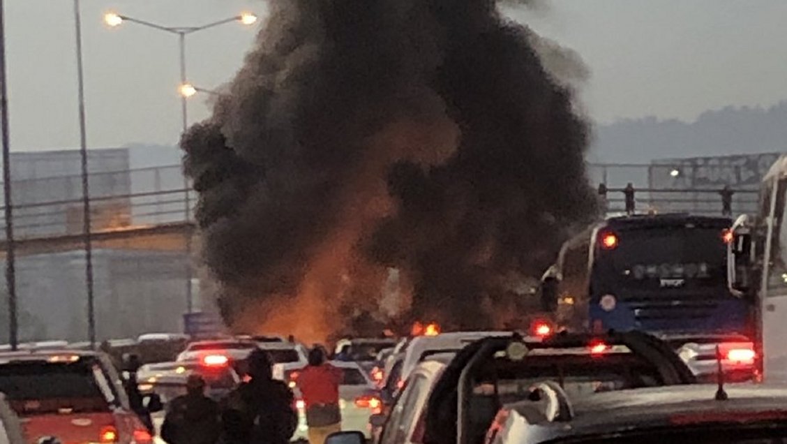 Kilométrico taco por barricadas Vespucio Norte al oriente