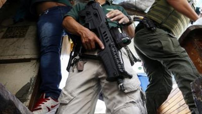 Destituyen a 20 policías tras muerte de niña de tres años en operativo antidroga en Filipinas