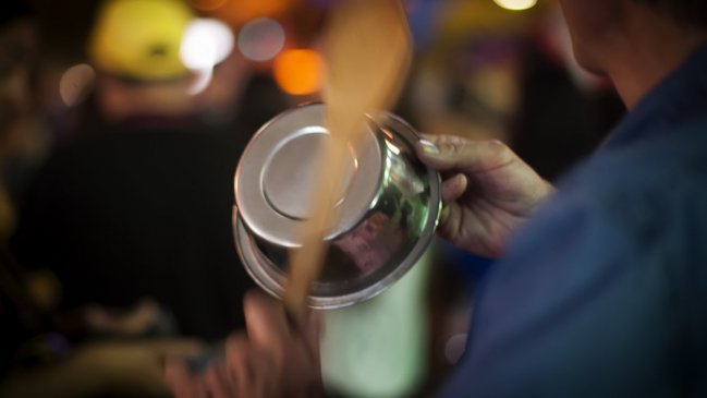 Profesores realizan nuevo cacerolazo 