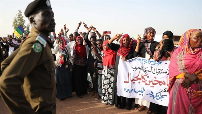 Crisis en Sudán: Militares y oposición acordaron organizar un gobierno de transición