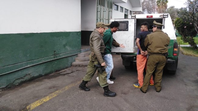 Detienen a dos sujetos acusados de varios asaltos en la playa y en el centro de Arica