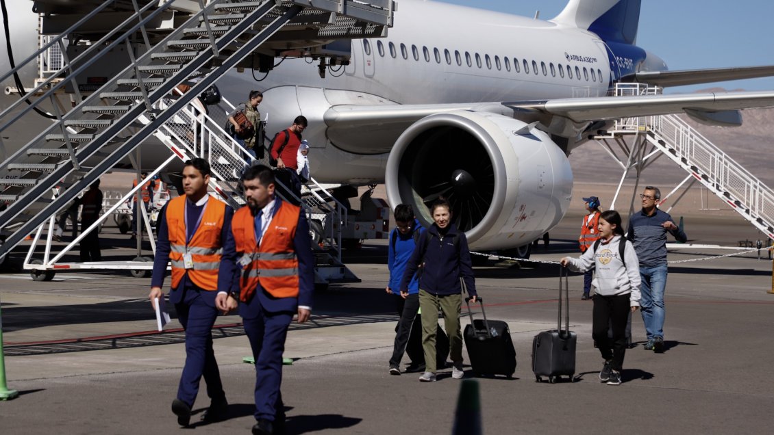 Inauguran primera ruta internacional del aeropuerto El Loa en Calama