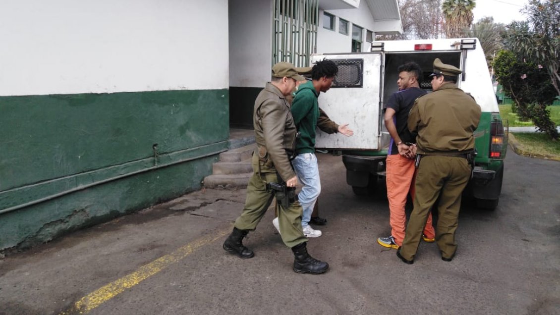 Detienen a dos sujetos acusados de varios asaltos en la playa y en el centro de Arica