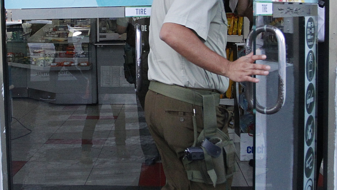 Carabineros detuvo a ladrón de servicentro por denuncia a través de aplicación de celular