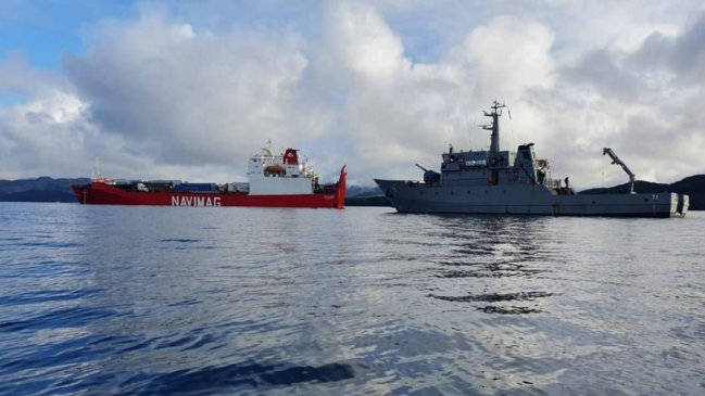 Motonave encallada en Aysén: Reparan vías de agua y aumentan capacidad de achique