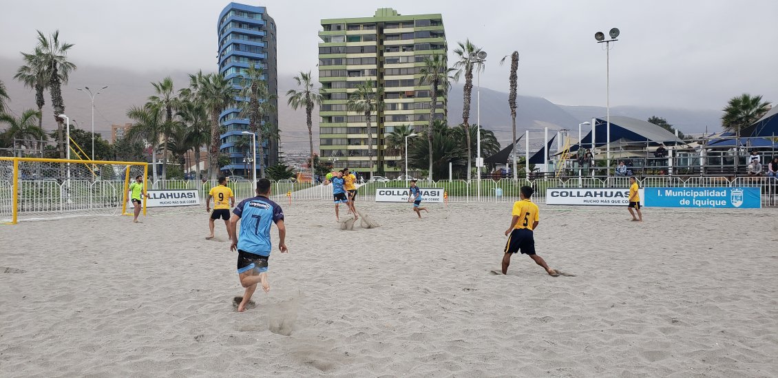Comenzó torneo para formar equipo oficial de fútbol playa en Iquique