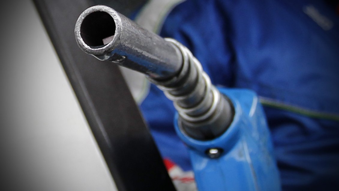 Alza en las bencinas: La parafina sube 8 pesos este jueves