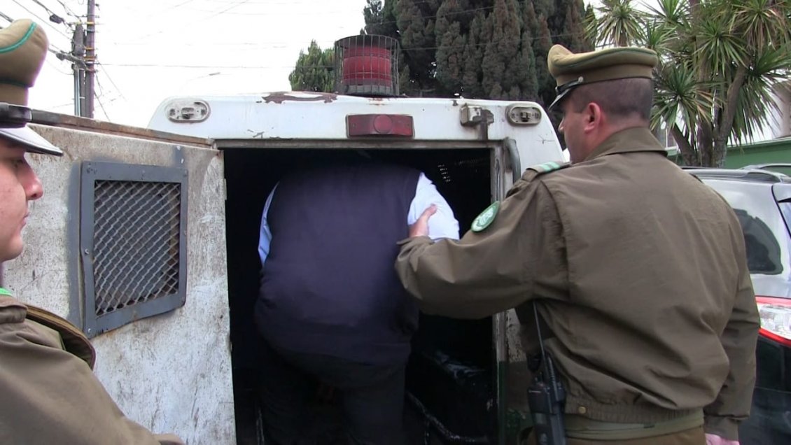 Amplían detención de auxiliar de bus acusado de abuso sexual