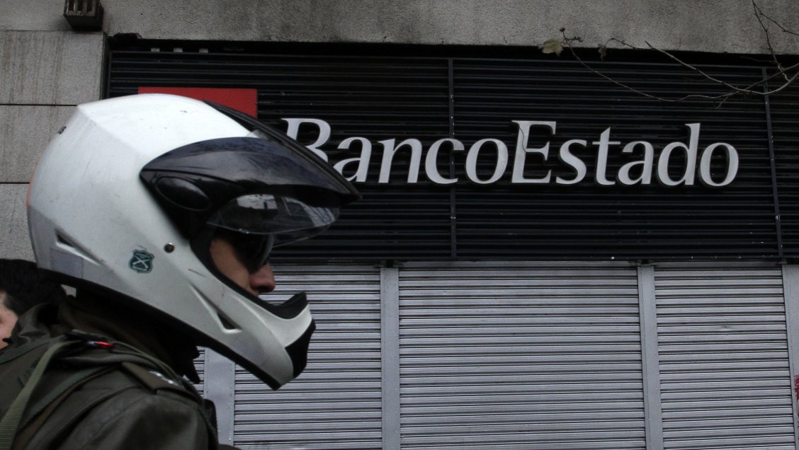 Hombre fue baleado en asalto afuera de BancoEstado de La Cisterna