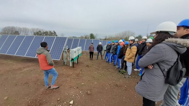 Estudiantes de Ñuble visitaron el parque solar más austral del mundo