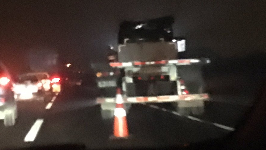 Container cayó desde camión en Ruta 78 rumbo a Santiago