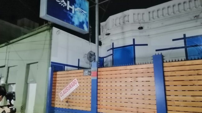 Clausuran popular local nocturno en el centro de Iquique