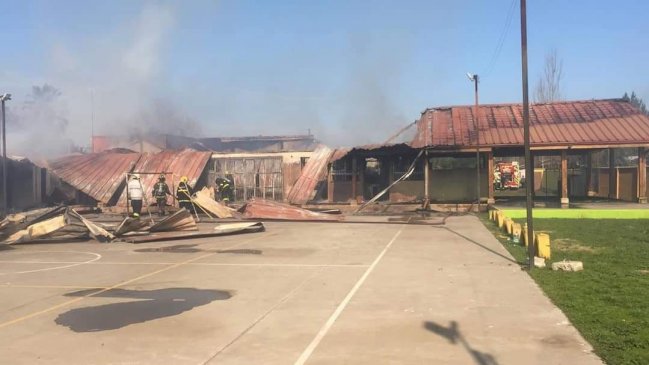 Incendio consumió escuela en Chimbarongo