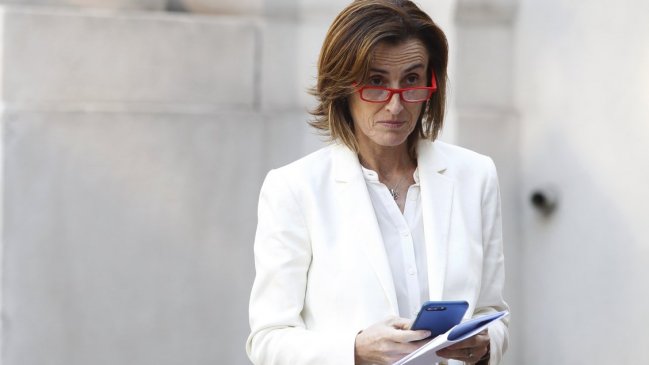 Mineduc informará, vía SMS, notas y asistencia de alumnos a sus apoderados