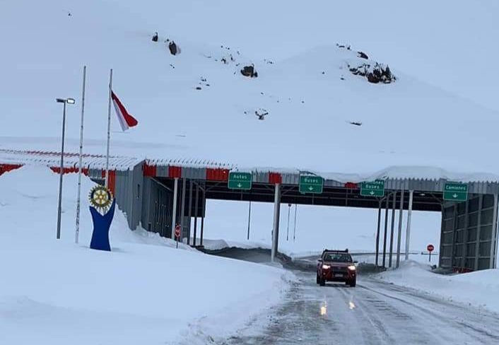 Gobierno prohibió acceso a Laguna del Maule y Cascada Invertida para evitar accidentes