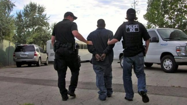 Autoridades de EEUU defienden las redadas contra migrantes