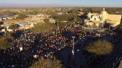  Miles de personas acompañaron la procesión de la Virgen del Carmen en La Tirana  