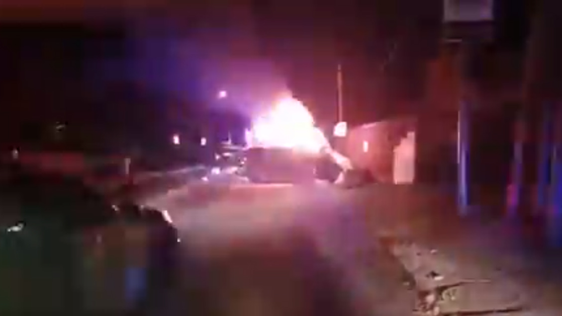 Cuatro detenidos en Lo Barnechea tras volcarse e incendiarse el auto en el que huían