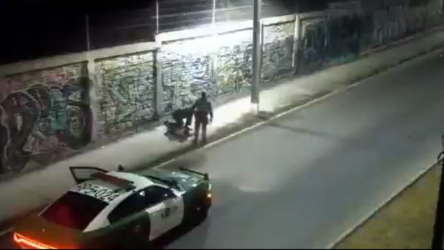 Dos detenidos tras persecución que terminó con volcamiento de auto robado