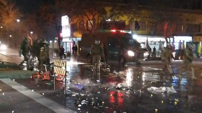 Disturbios y barricadas en Santiago por muerte de comunero en Tirúa