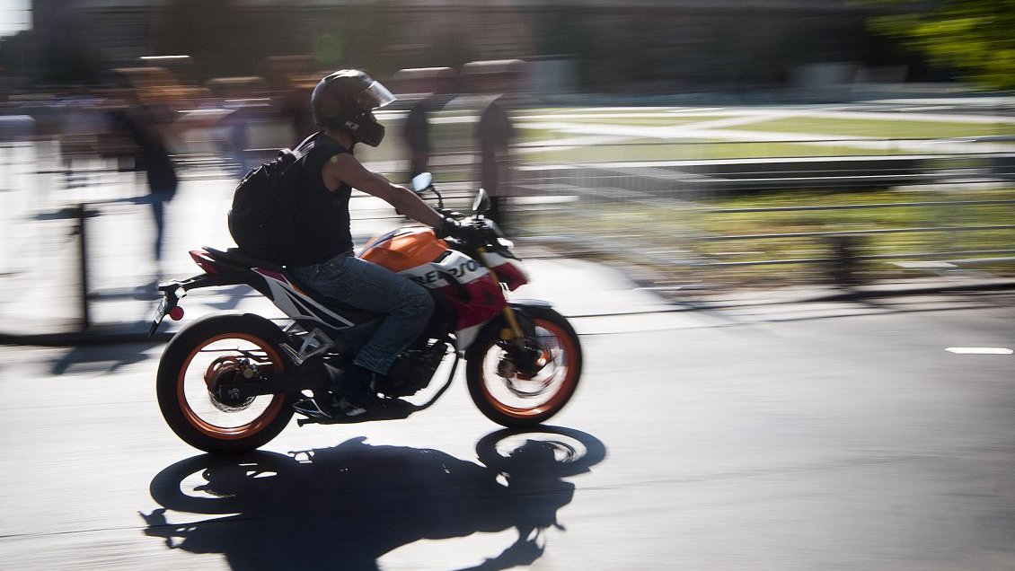 En libertad quedó motociclista que atropelló y dio muerte a adulto mayor en Chillán