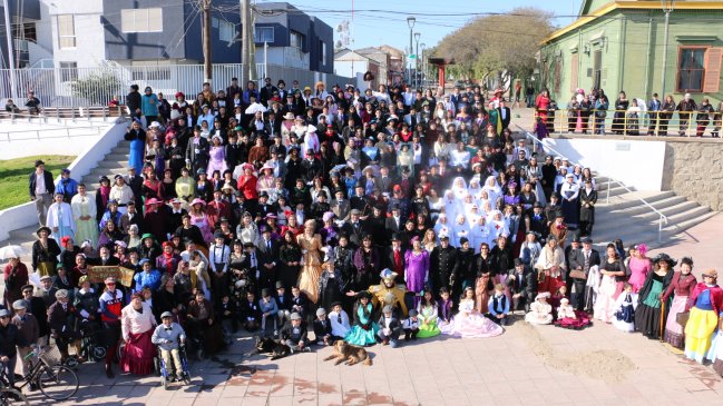 Caldera: Recrean la salida del primer ferrocarril de Chile