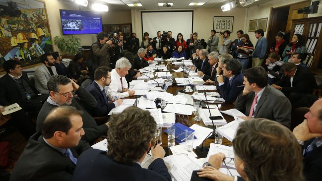 Economista y asesor de la oposición: Hay una suerte de chantaje con la reforma previsional