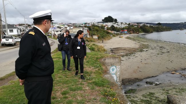 Municipio esperará resultados de sumario sanitario tras contaminación en bahía de Ancud
