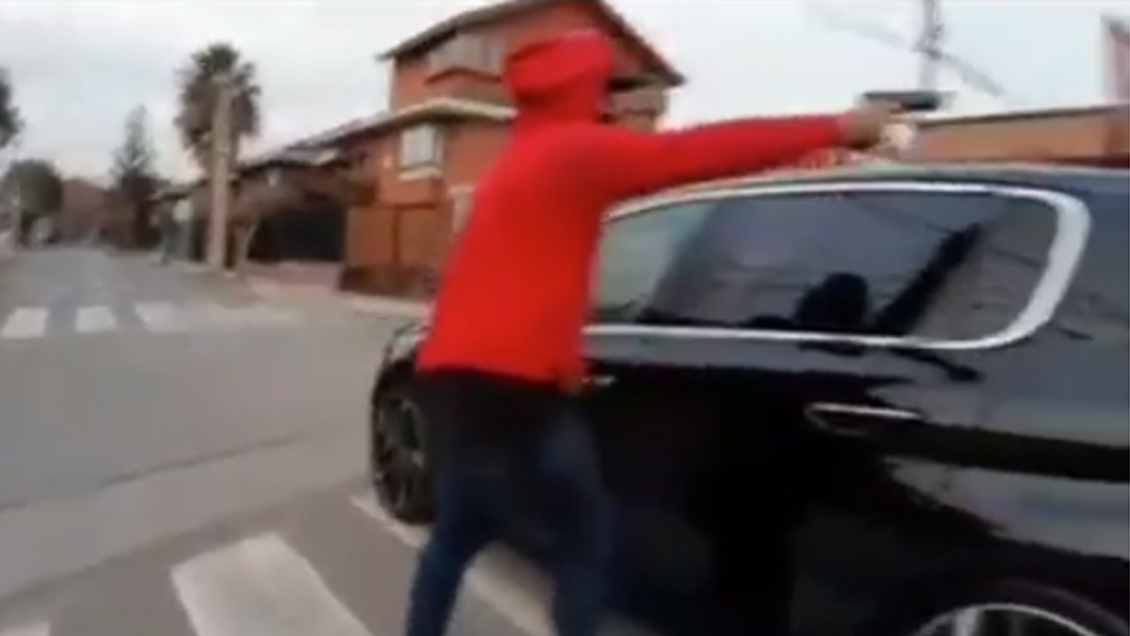 Hallan auto de hombre que grabó completo el asalto que sufrió en Maipú