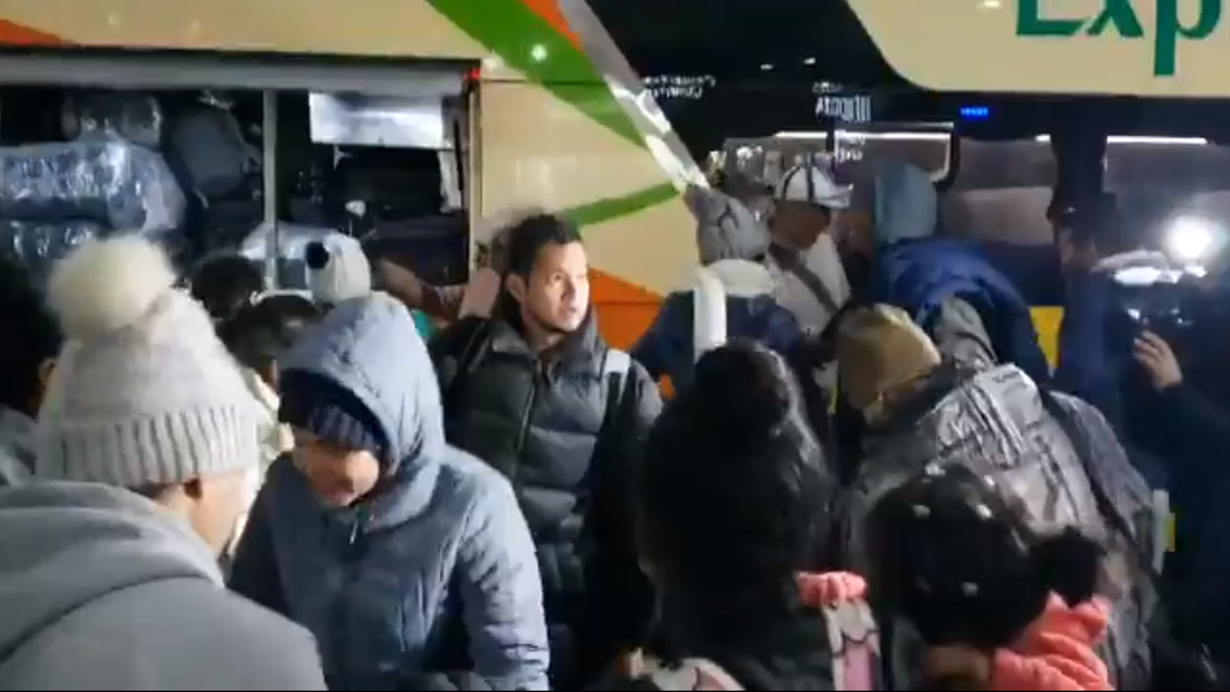 Gobierno recibió en Santiago a nuevo bus con venezolanos trasladados desde Tacna