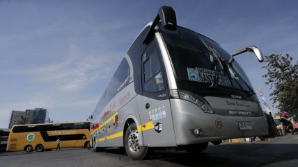  Usuarios acusan alza de precios en pasajes a Santiago por accidente en la Ruta 68  