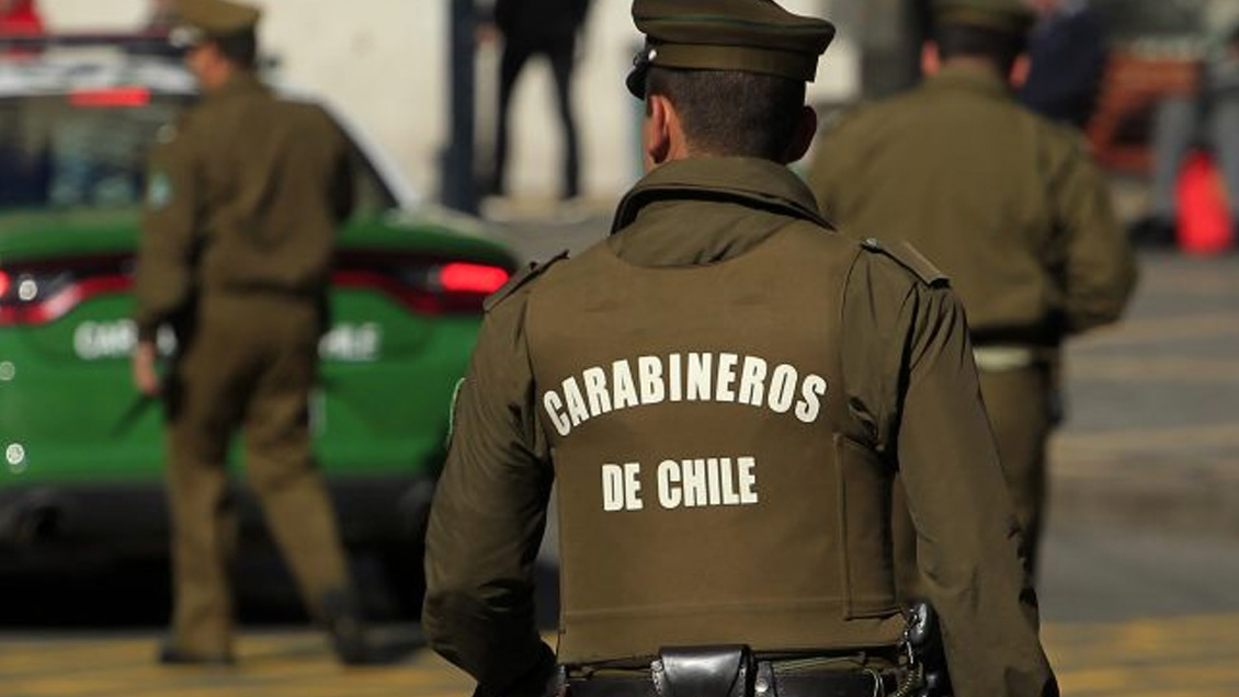 Al menos 12 carabineros de Estación Central fueron detenidos por apremios ilegítimos a comerciantes ambulantes
