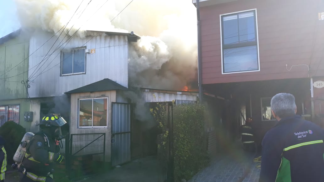 Incendio afectó a dos viviendas en la Villa Pilmaiquen de Valdivia
