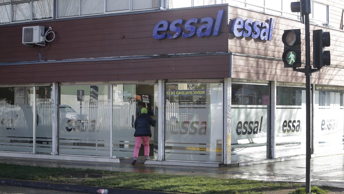 Sernac y Essal evalúan compensaciones a empresas afectadas por corte de agua en Osorno