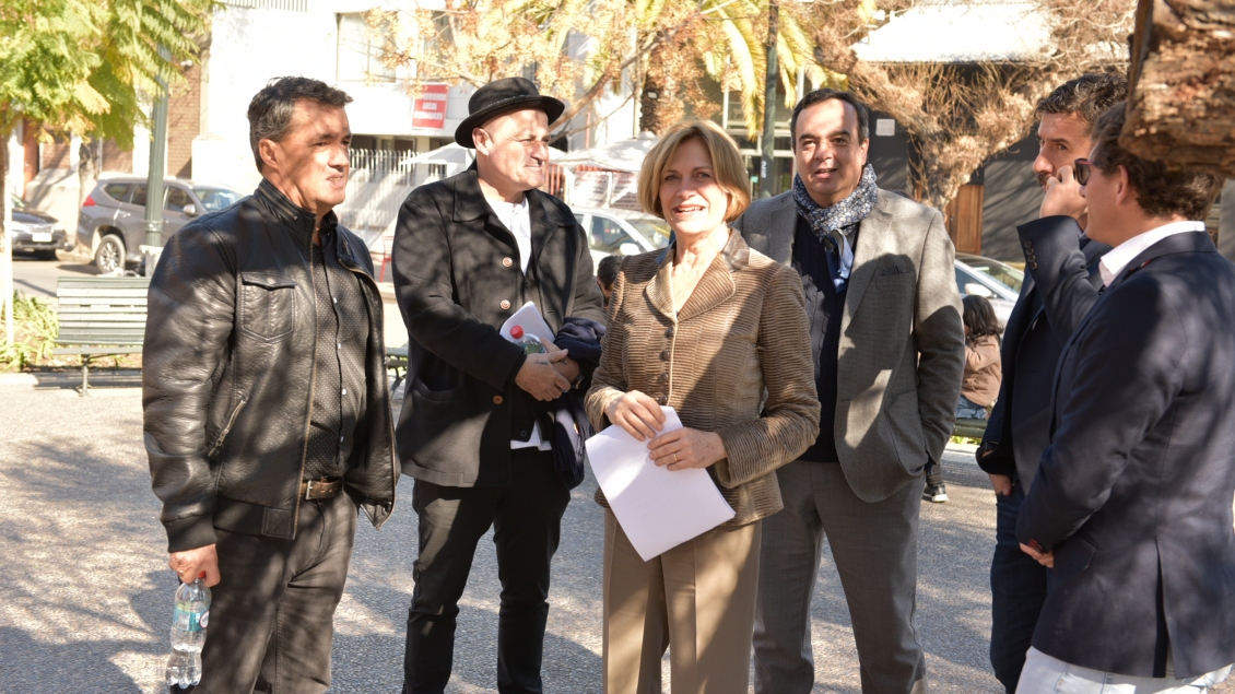 Locatarios de Providencia presentan recurso de protección contra Profovi