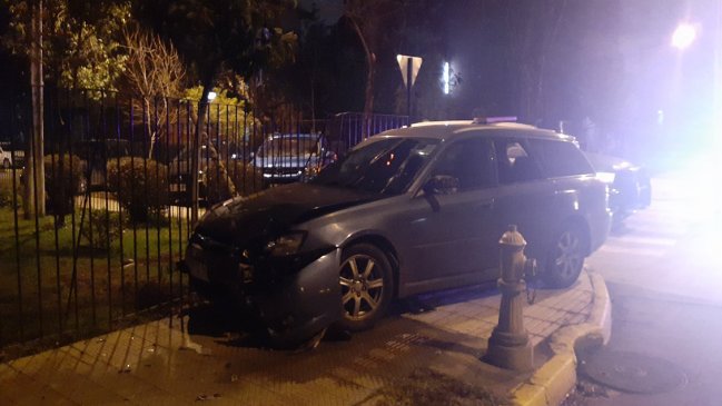 Persecución, disparos y un auto chocado tras intento de robo en Santiago