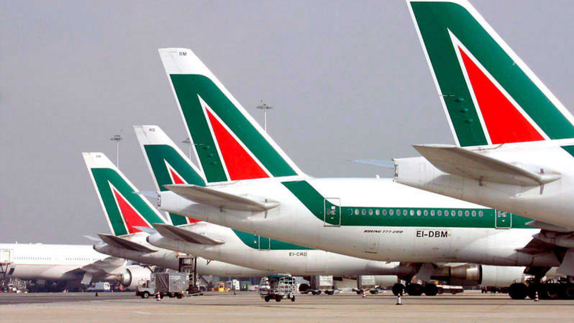 Alitalia canceló 113 vuelos por huelga del sector aéreo en Italia