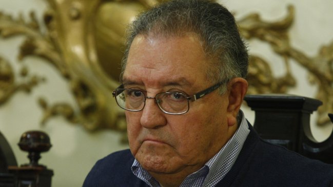 Senador Huenchumilla choca con el Gobierno por ley corta Antiterrorista