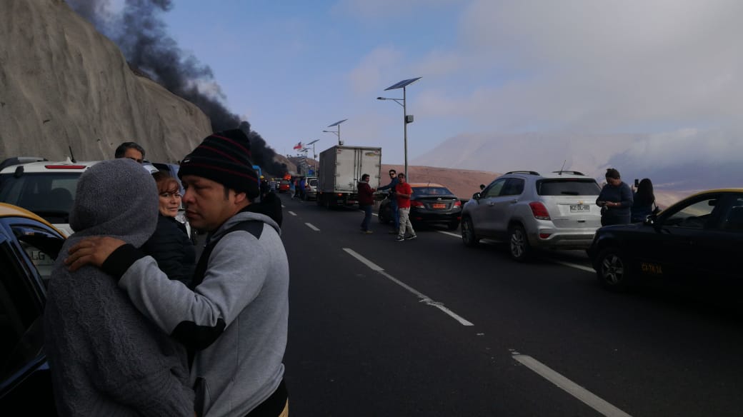 Auto se incendió en la ruta que une Iquique con Alto Hospicio