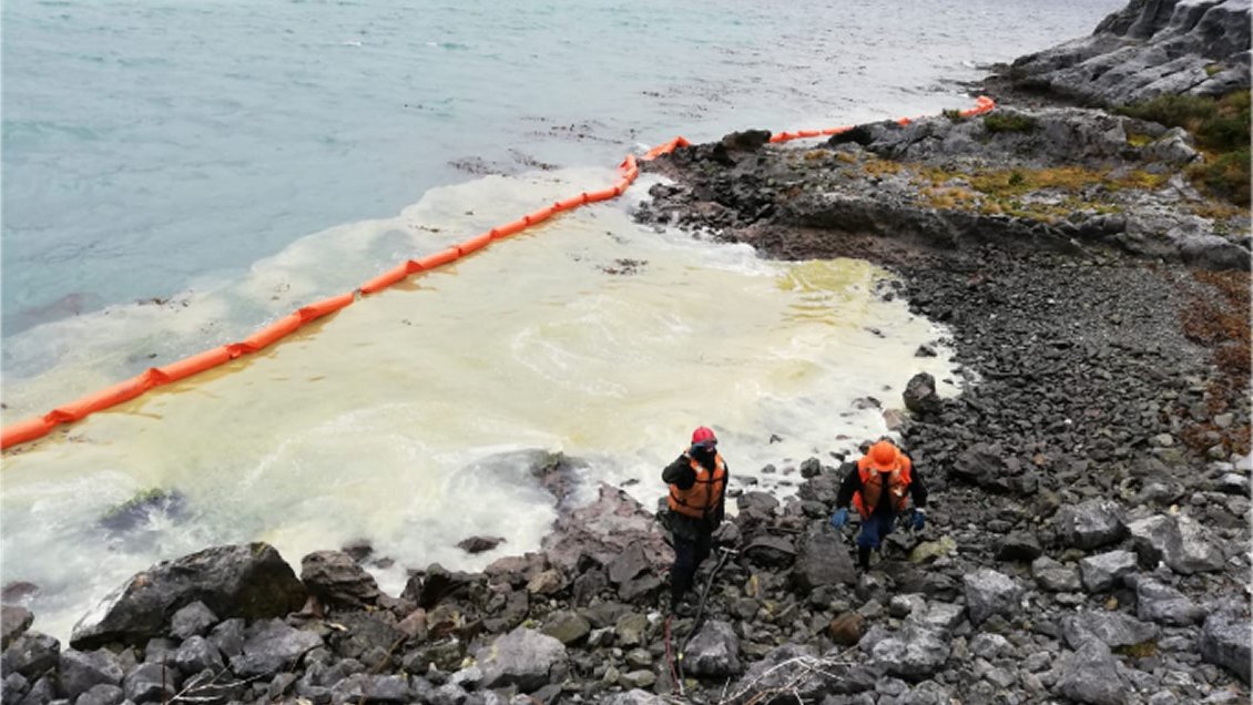 Gobierno prepara denuncia ante el CDE por derrame de petróleo en isla Guarello