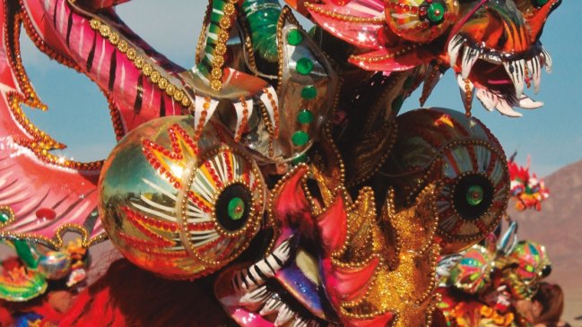 Lanzan libro que rescata la teatralidad de la fiesta religiosa de Ayquina